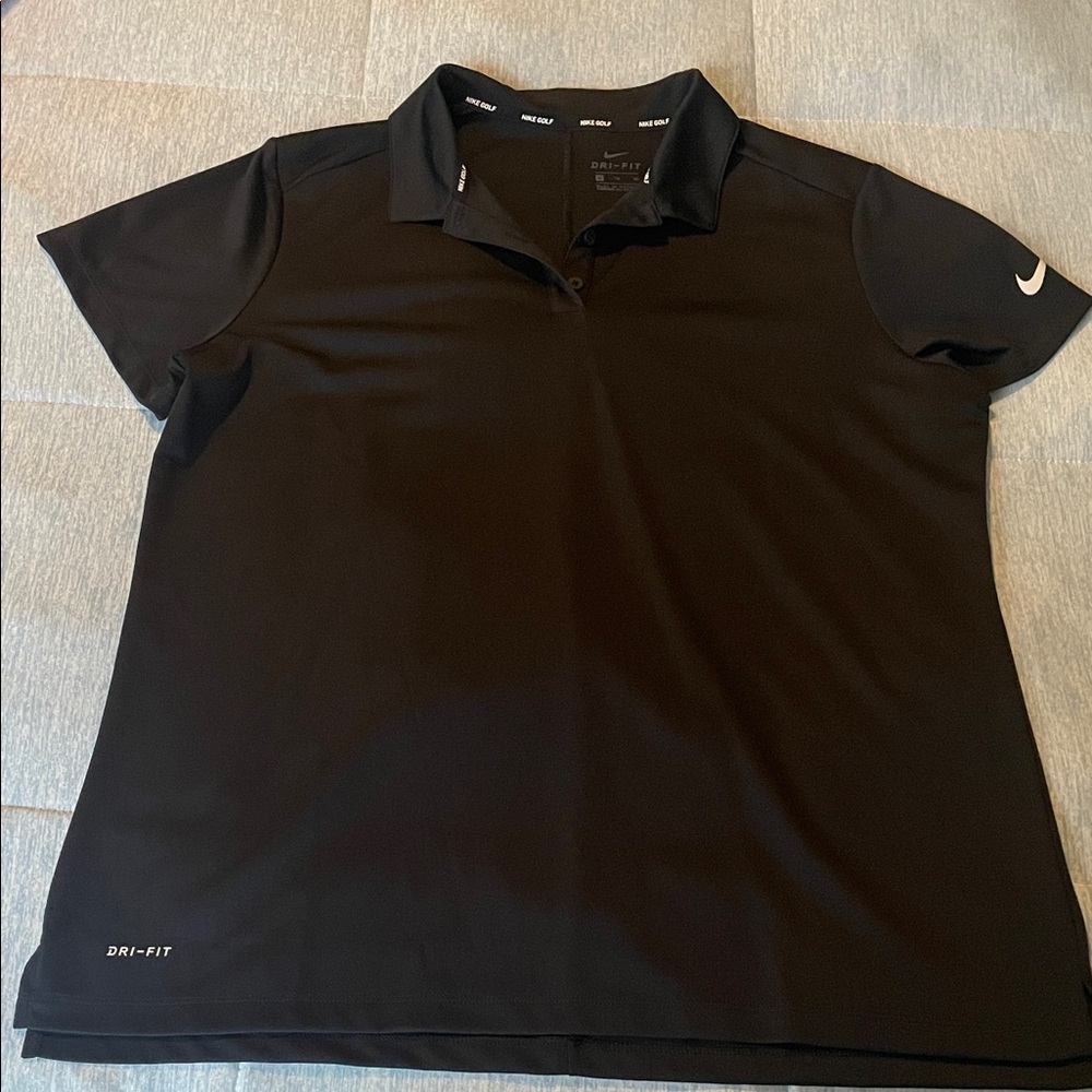 Nike Women's Black Short Sleeve Tee